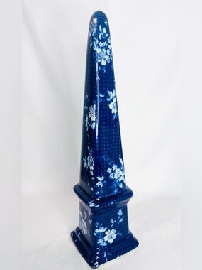 Vintage Blue White Chinoiserie Obelisk Ceramic Floral Decor Grandmillennial 12”